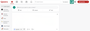 The main interface of Quora, with the user icon highlighted.
